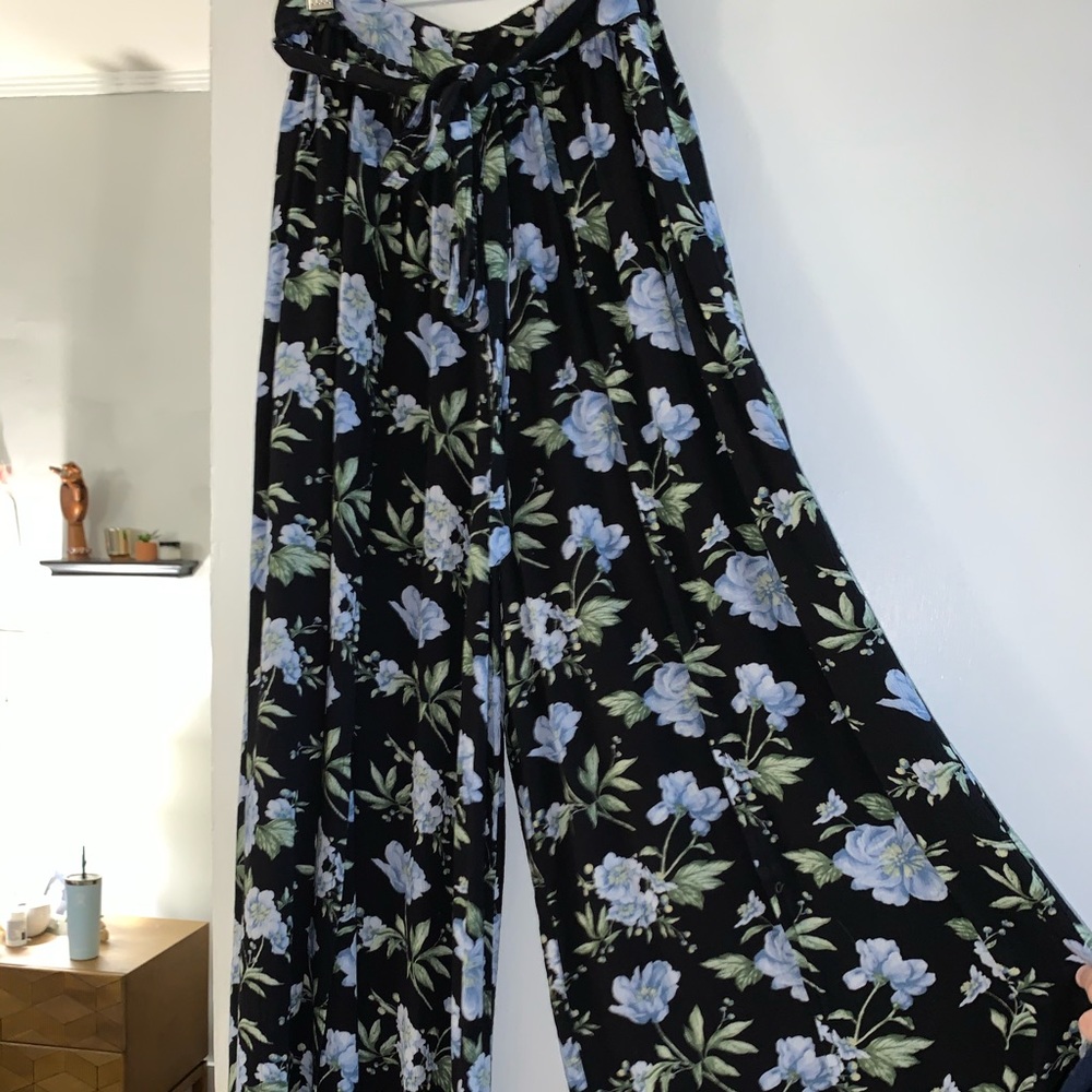 Super soft float pants. Perfect for Spring